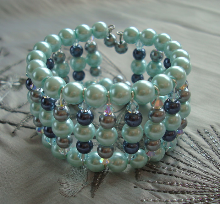 Blue Glass Pearl and Swarvoski Memory Wire Bracelet