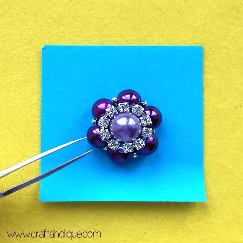 How to make a beaded flower using glass pearl beads, seed beads and rhinestone cupchain