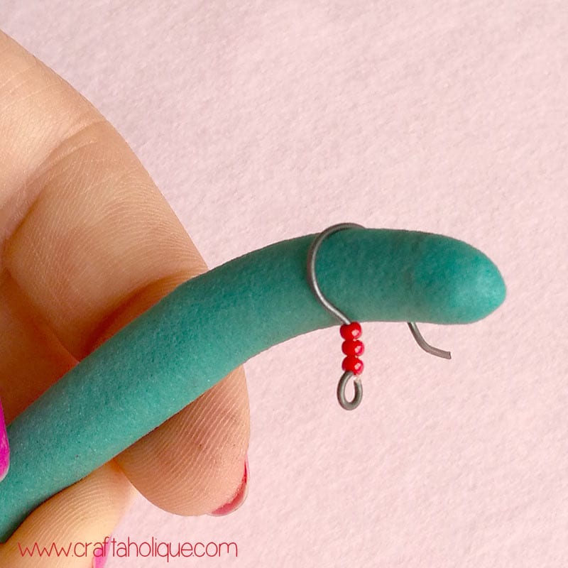 How to make an earwire with beads