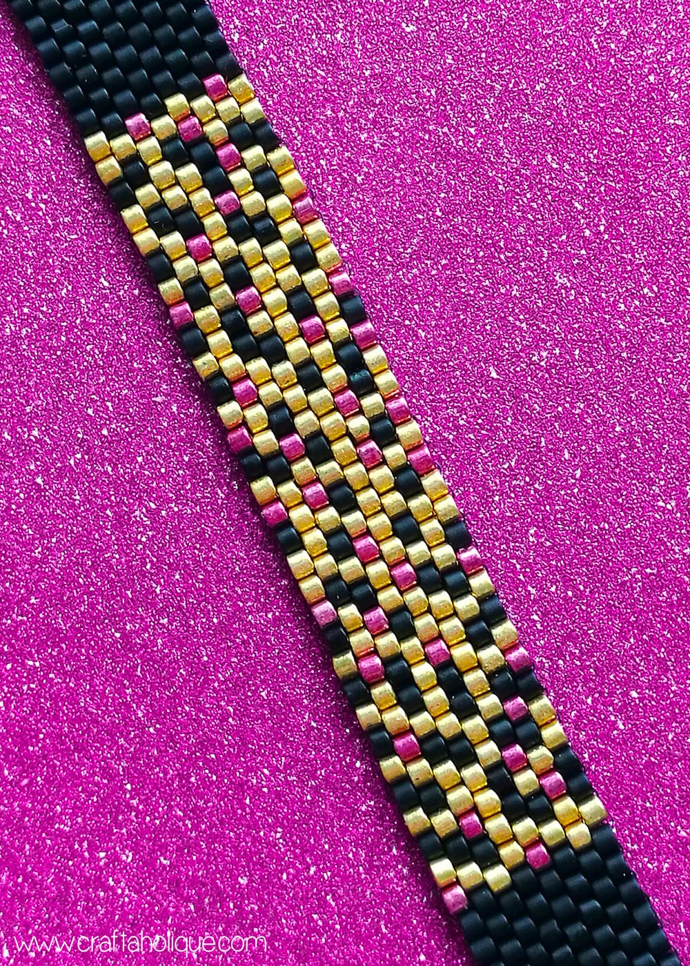 Peyote for Beginners - Glitz Peyote Stitch Bracelet Pattern by Craftaholique