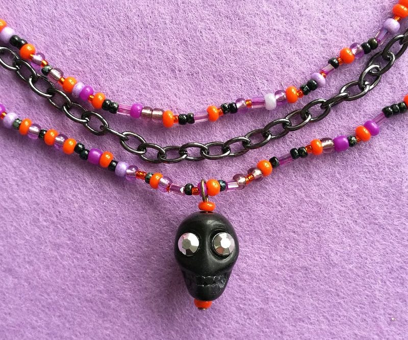 Halloween Necklace DIY - Beaded Skull Necklace Tutorial