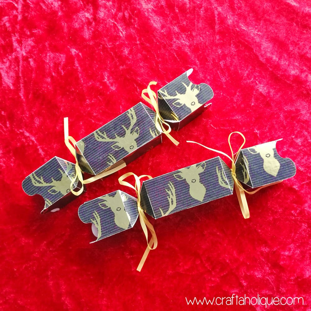 How to make Christmas crackers - Silhouette tutorial from Craftaholique