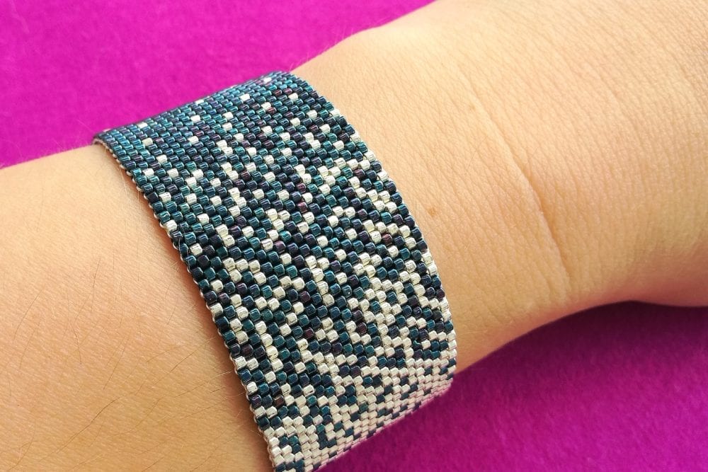 Peyote bracelet pattern with dark blue and silver miyuki delicas